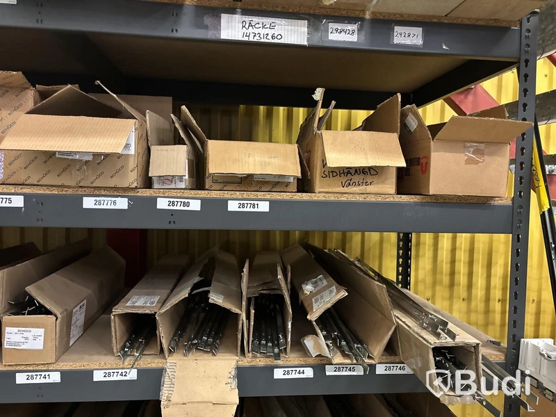Lager av gummi och beslag Schüco