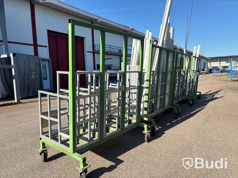 Materialvagnar med innehåll - 4 st