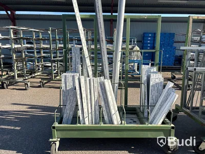 Materialvagnar med innehåll - 4 st