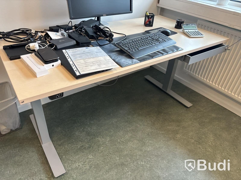 Komplett kontor med dator (Markus)