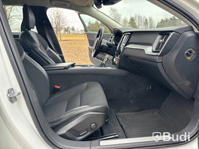 Volvo V60 D4 Cross Country | 21610 mil | 2020