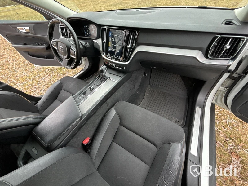Volvo V60 D4 Cross Country | 21610 mil | 2020