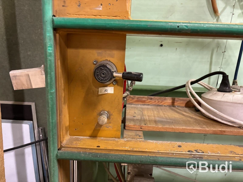 Pneumatiskt beslagbord Urban RA 4000 - 1985