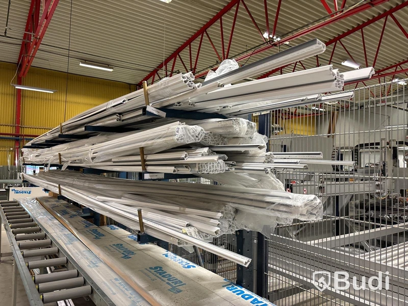 Materialställ med glaslister Schüco - 500x90x200 cm