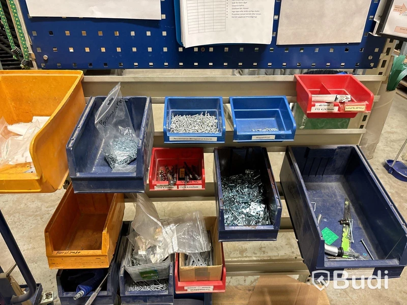 Materialvagnar med innehåll - 3 st