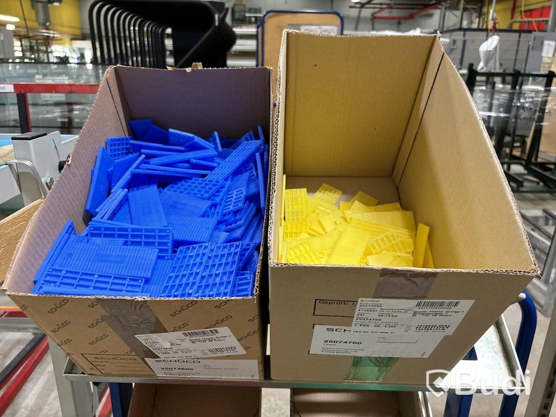 Materialvagnar med innehåll - 3 st