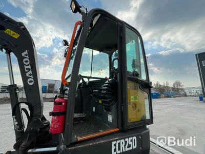 Grävmaskin med släpvagn | Volvo ECR 25D - 2020 | Släpvagn Indespension - 2017