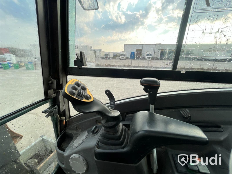 Grävmaskin med släpvagn | Volvo ECR 25D - 2020 | Släpvagn Indespension - 2017