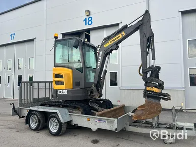 Grävmaskin med släpvagn | Volvo ECR 25D - 2020 | Släpvagn Indespension - 2017