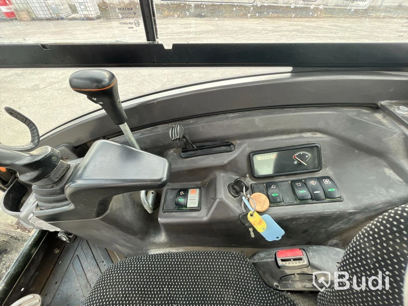 Grävmaskin med släpvagn | Volvo ECR 25D - 2020 | Släpvagn Indespension - 2017