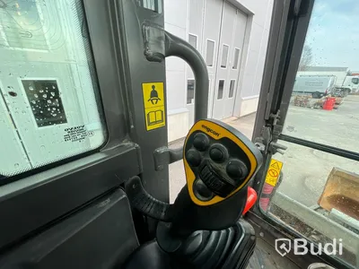 Grävmaskin med släpvagn | Volvo ECR 25D - 2020 | Släpvagn Indespension - 2017