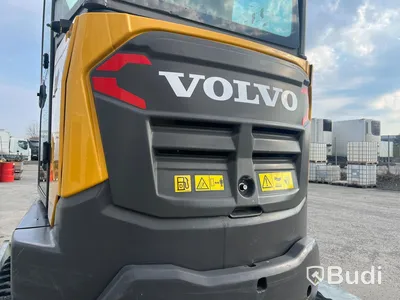 Grävmaskin med släpvagn | Volvo ECR 25D - 2020 | Släpvagn Indespension - 2017