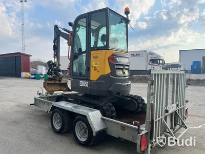 Grävmaskin med släpvagn | Volvo ECR 25D - 2020 | Släpvagn Indespension - 2017