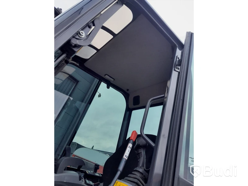 Grävmaskin Kubota U27-4 med tiltrotator och skopor, -2023