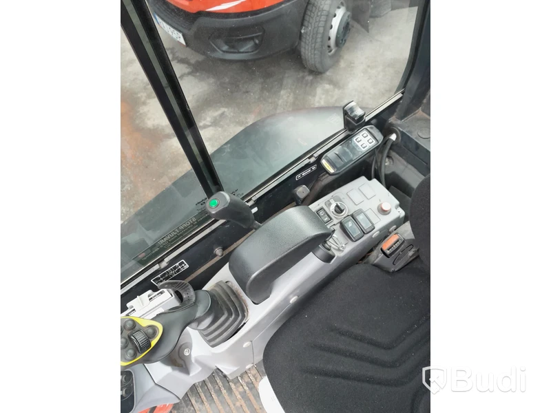 Grävmaskin Kubota U27-4 med tiltrotator och skopor, -2023