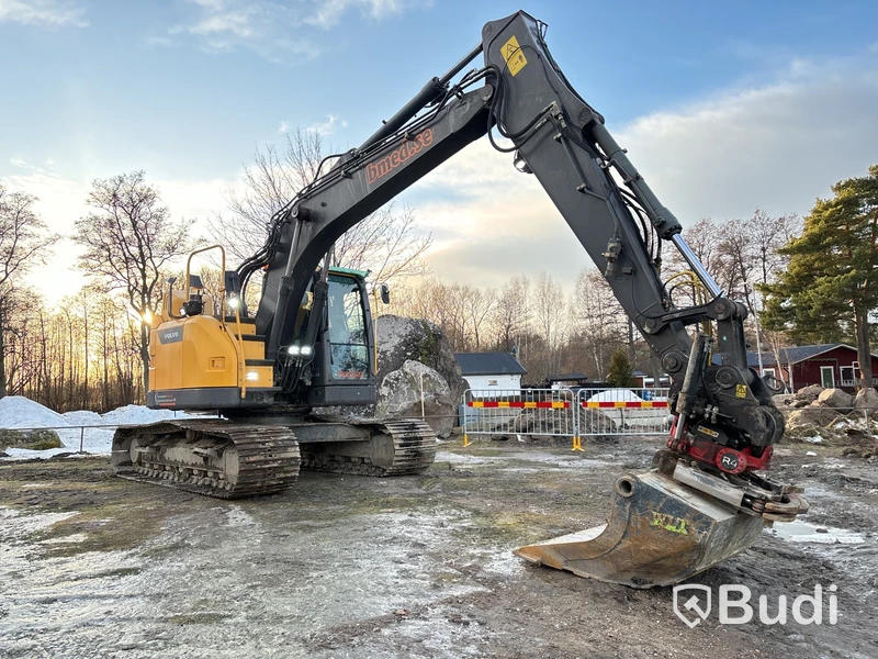 Grävmaskin Volvo 145 ECR med rototilt och tillbehör -2015
