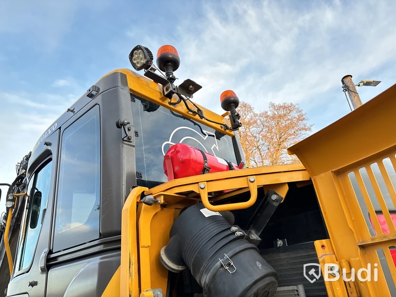 Grävmaskin Volvo 145 ECR med rototilt och tillbehör -2015