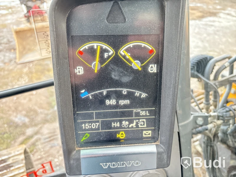 Grävmaskin Volvo 145 ECR med rototilt och tillbehör -2015
