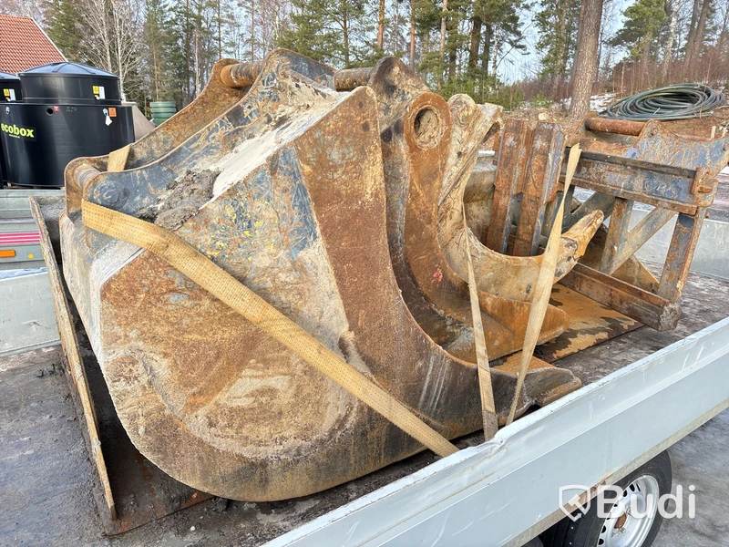 Grävmaskin Volvo 145 ECR med rototilt och tillbehör -2015
