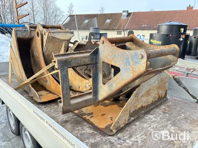 Grävmaskin Volvo 145 ECR med rototilt och tillbehör -2015