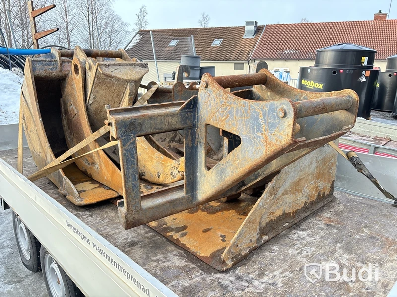 Grävmaskin Volvo 145 ECR med rototilt och tillbehör -2015