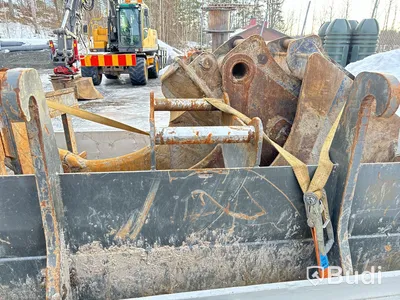 Grävmaskin Volvo 145 ECR med rototilt och tillbehör -2015