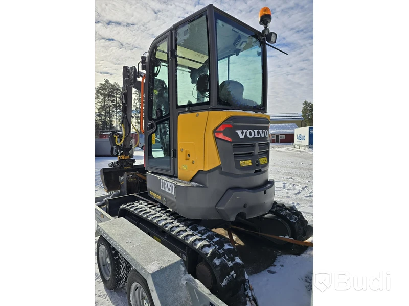 Bandgrävare Volvo ECR25D inklusive trailer  - EXPORT