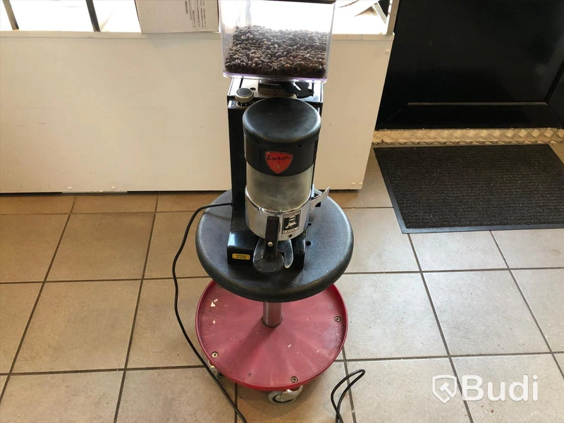 Kaffebryggare med kvarn Eureka
