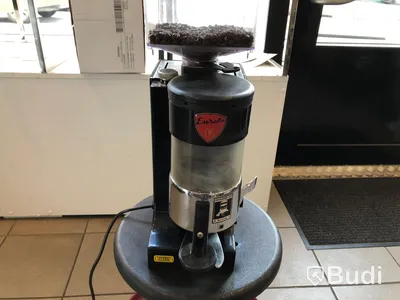 Kaffebryggare med kvarn Eureka
