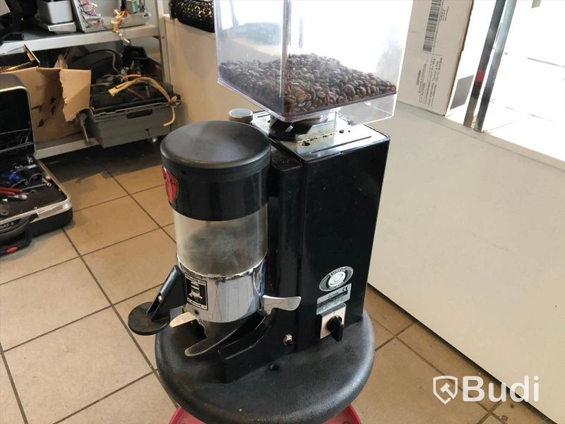 Kaffebryggare med kvarn Eureka