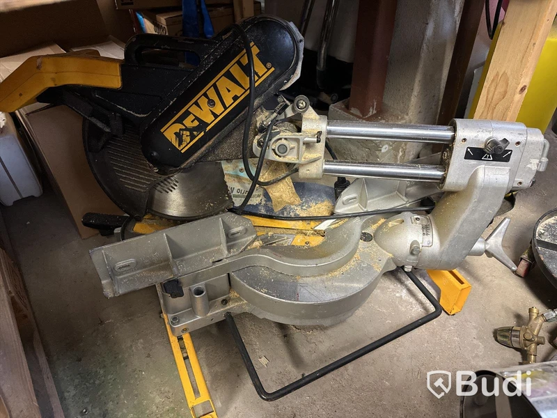 Kap- och geringsåg Dewalt DW708-qs