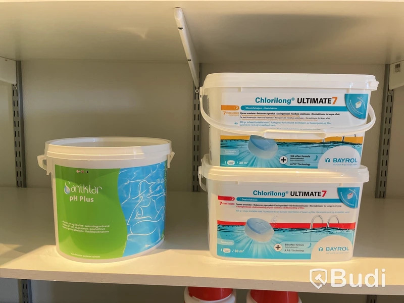 Diverse produkter till pool