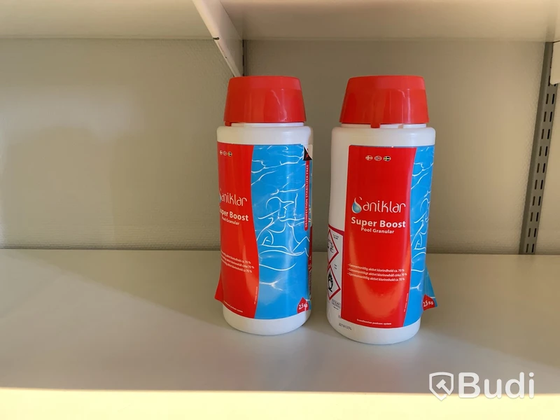 Diverse produkter till pool
