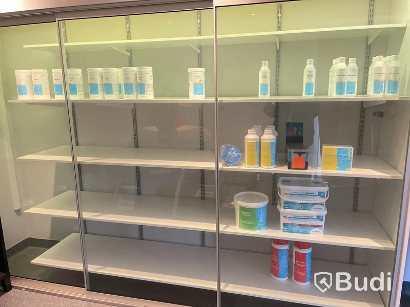 Diverse produkter till pool