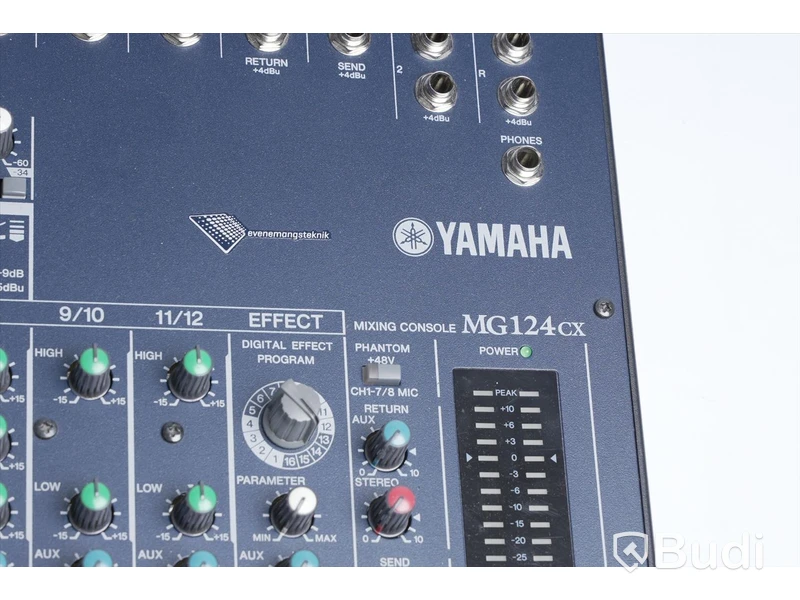 Mixerbord – Yamaha MG124CX med  låda och strömkabel.