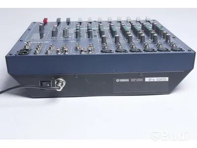 Mixerbord – Yamaha MG124CX med  låda och strömkabel.