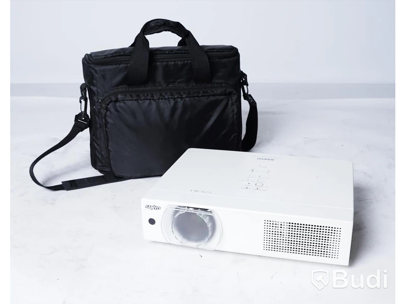 Projektor i väska - Sanyo XGA Projector PLC-XU106