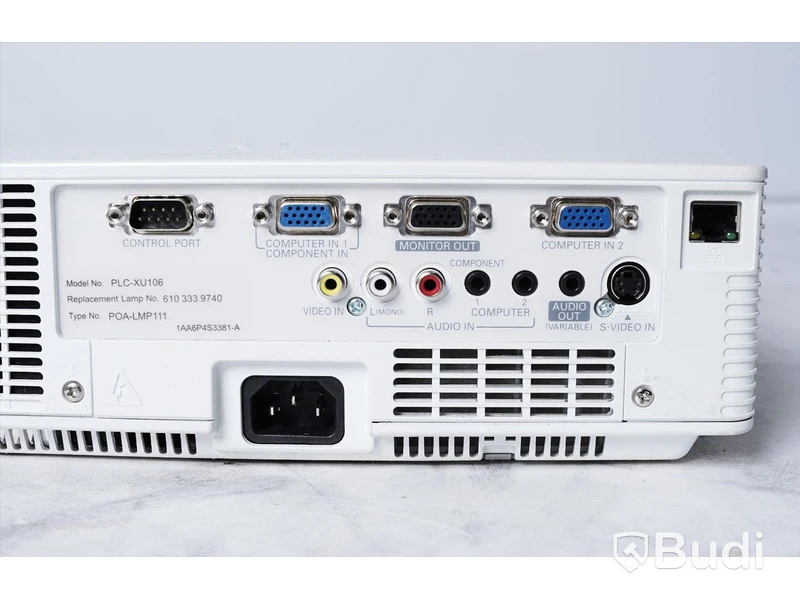 Projektor i väska - Sanyo XGA Projector PLC-XU106