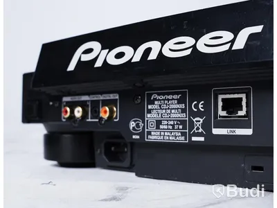 2 st CDJ - Pioneer CDJ-2000 Nexus, OBS! kablar saknas