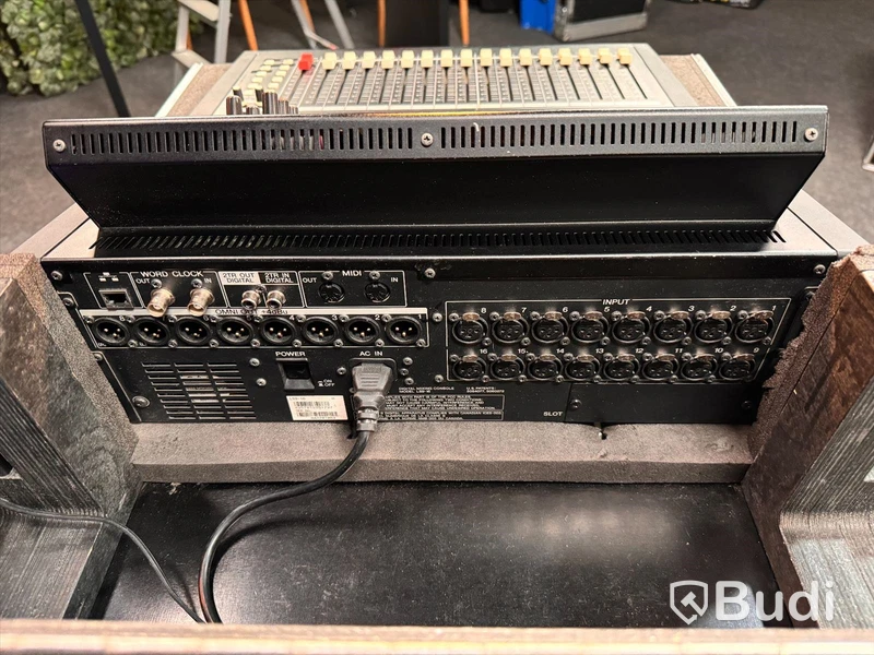 Mixerbord Yamaha, LS9-16