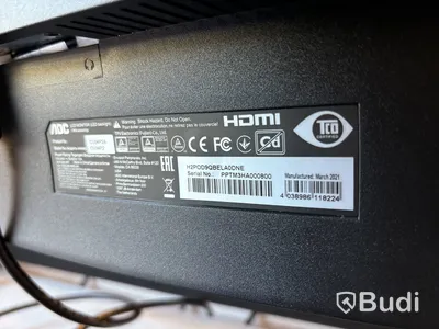 Kontorsplats med 34” curved monitor