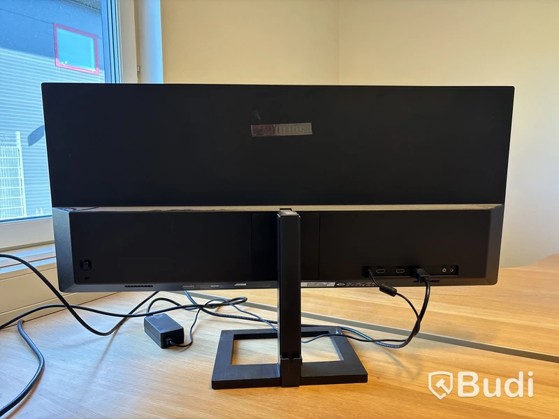 34" monitor, dockningsstation & kontorsstolar