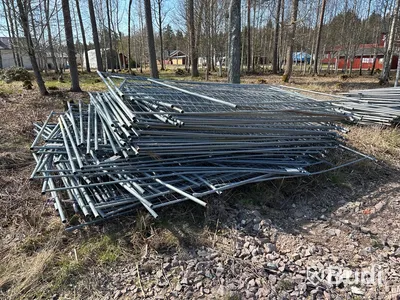 Byggstängsel med fötter - ca 100 st