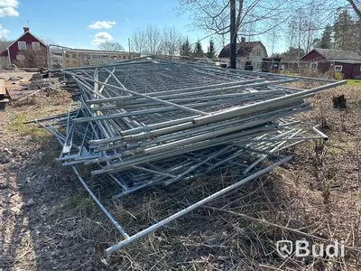 Byggstängsel med fötter - ca 100 st