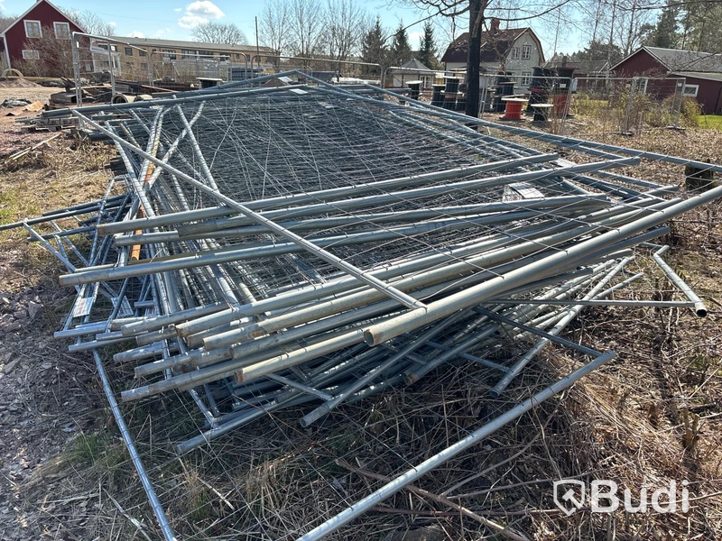 Byggstängsel med fötter - ca 100 st