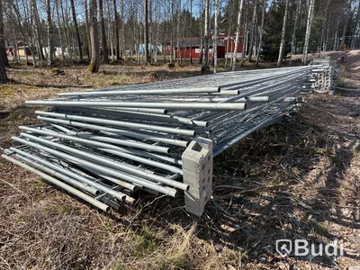 Byggstängsel med fötter - ca 100 st