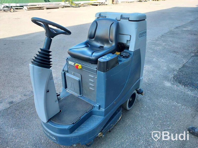 Kombiskurmaskin Nilfisk BR755 ecoflex åkbar