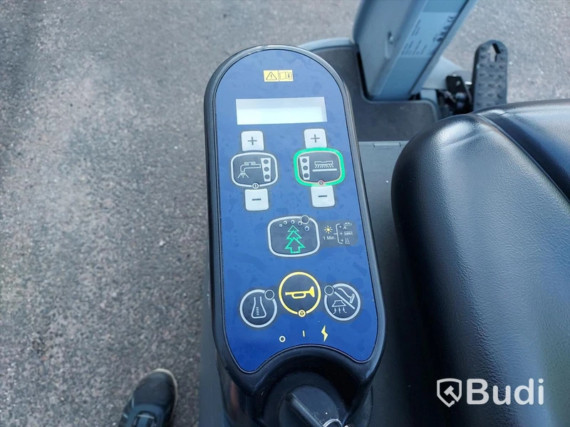 Kombiskurmaskin Nilfisk BR755 ecoflex åkbar