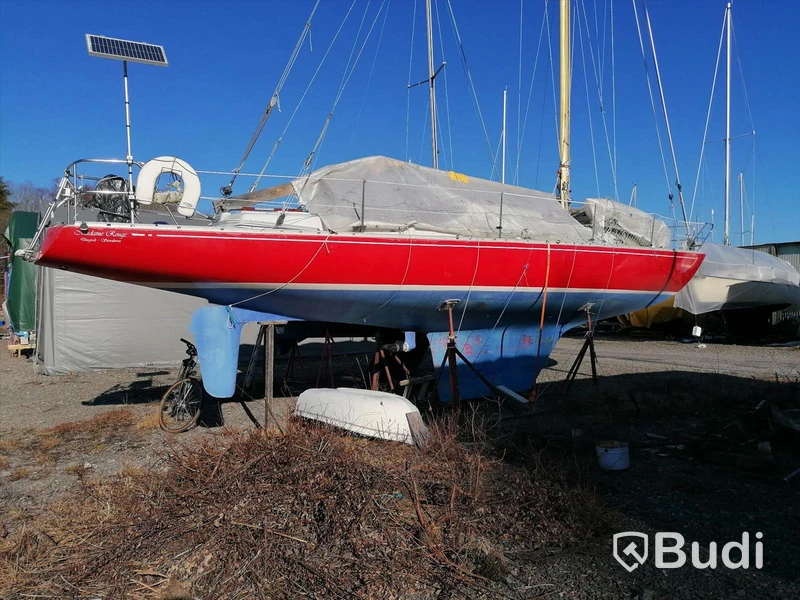 S30 Madame Rouge Segelbåt