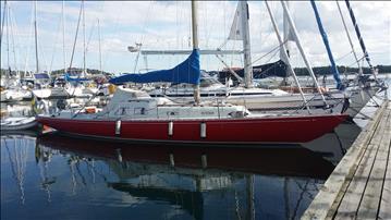 S30 Madame Rouge Segelbåt